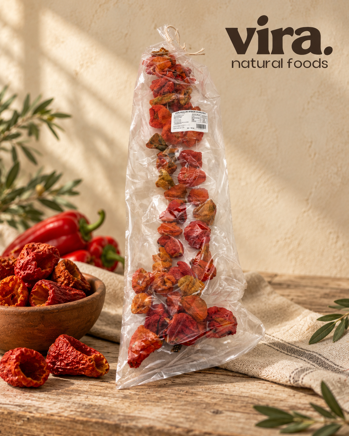 Getrocknete rote Paprika zum Füllen 100g im transparenten Beutel von vira. natural foods
